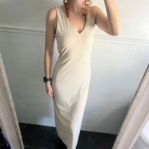 Sadie & Sage, V Neck Midi Dress size XS